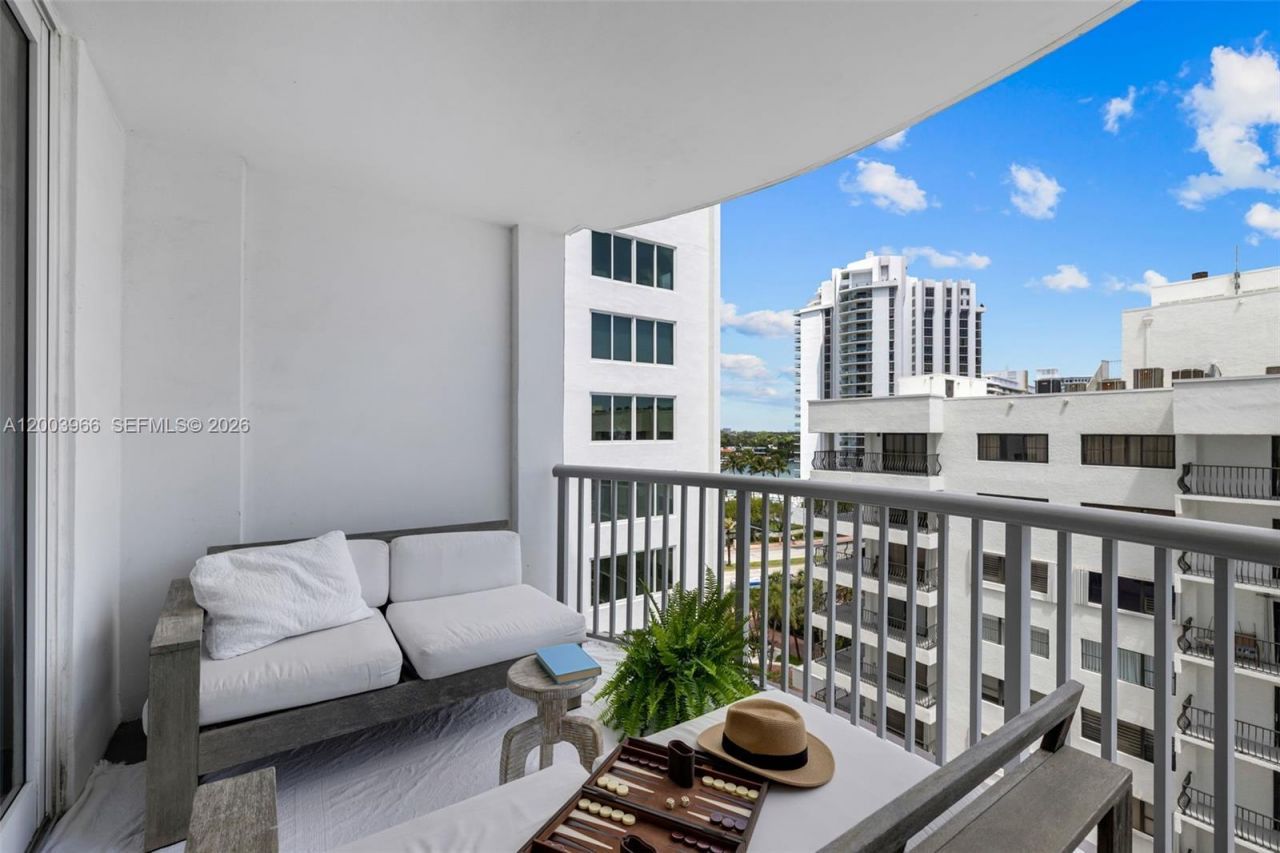 5401 Collins Ave , Unit 611, Miami Beach, FL 33140 Photo