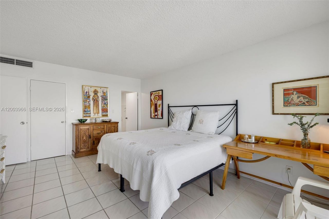 5401 Collins Ave , Unit 611, Miami Beach, FL 33140 Photo