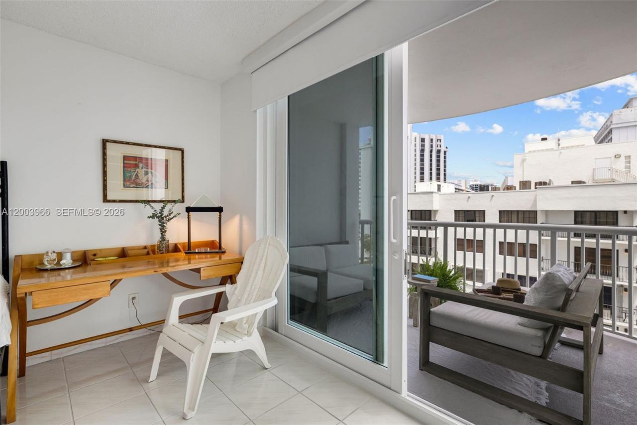 5401 Collins Ave , Unit 611, Miami Beach, FL 33140 Photo