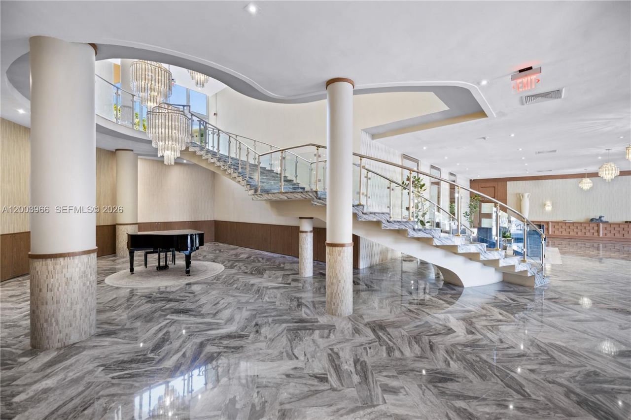 5401 Collins Ave , Unit 611, Miami Beach, FL 33140 Photo