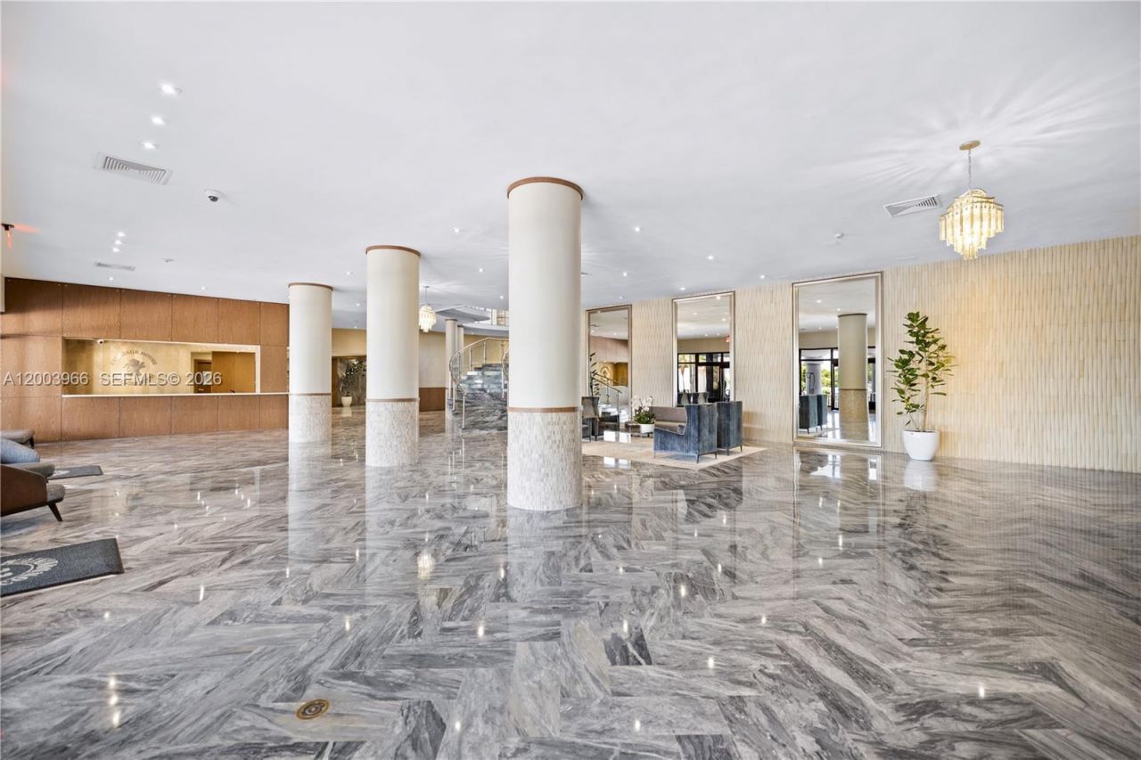 5401 Collins Ave , Unit 611, Miami Beach, FL 33140 Photo
