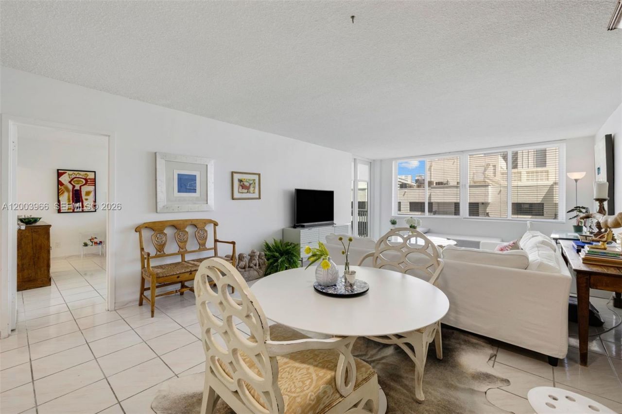 5401 Collins Ave , Unit 611, Miami Beach, FL 33140 Photo