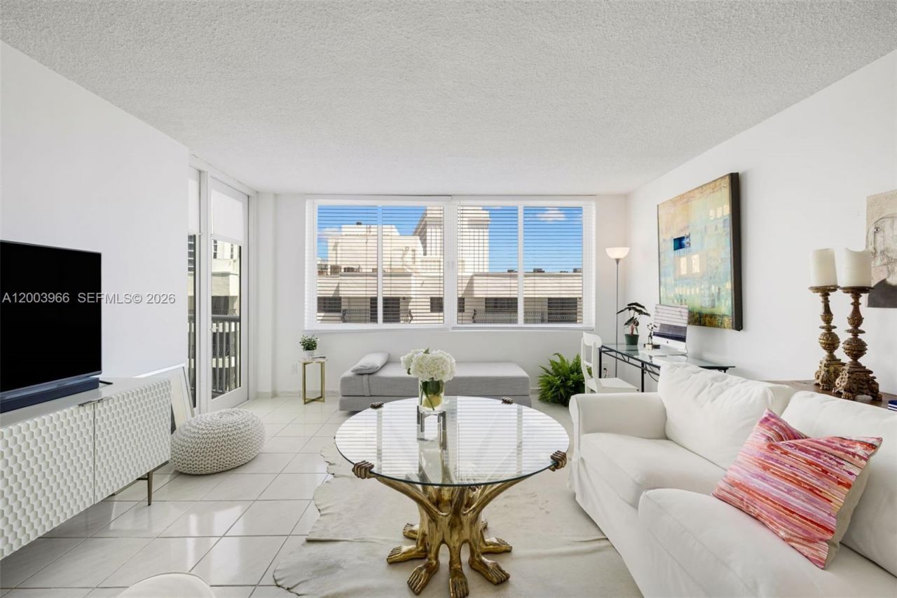 5401 Collins Ave , Unit 611, Miami Beach, FL 33140 Photo