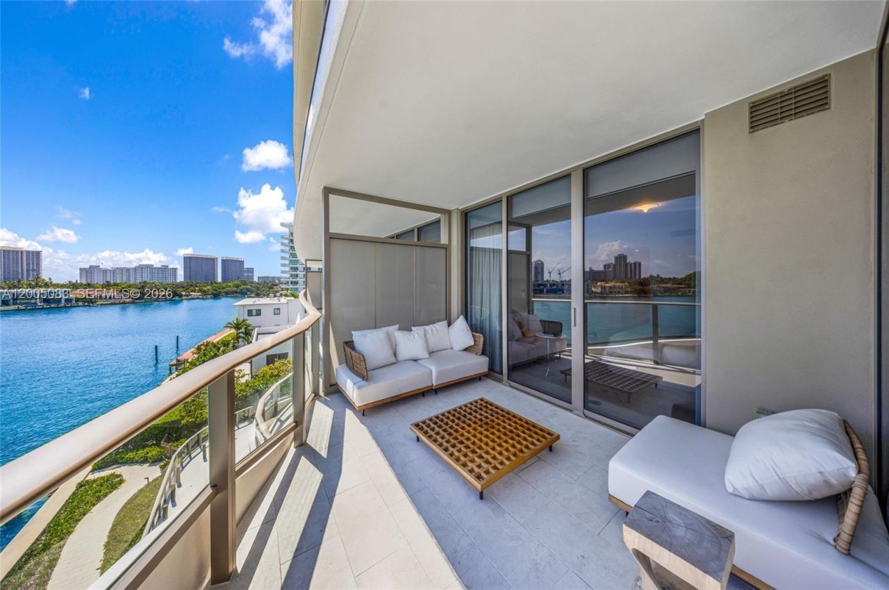 1135 103rd St , Unit 504, Bay Harbor Islands, FL 33154 Photo