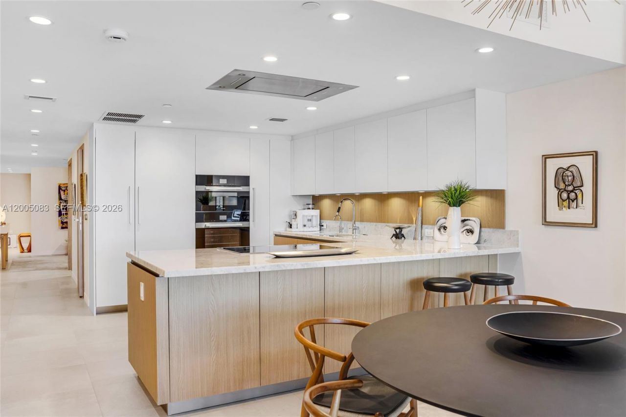 1135 103rd St , Unit 504, Bay Harbor Islands, FL 33154 Photo