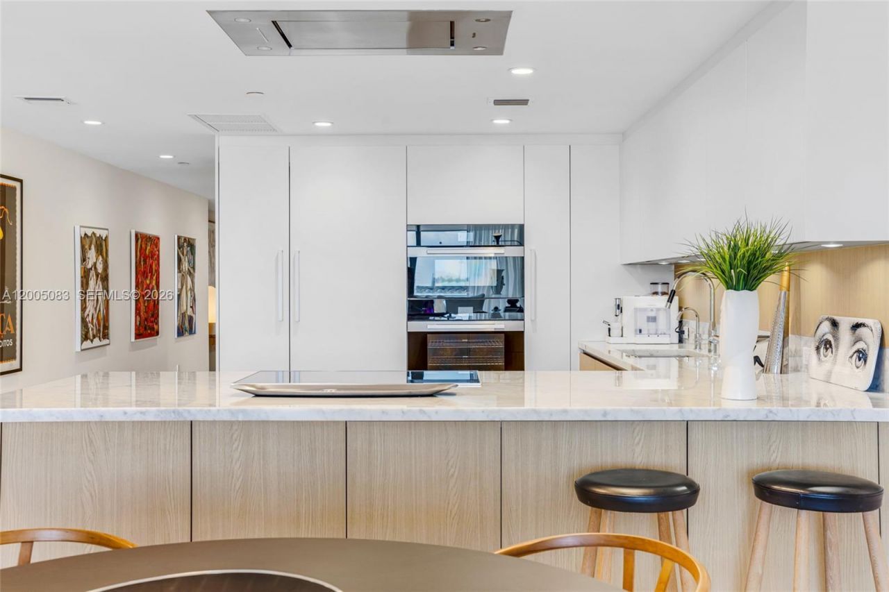 1135 103rd St , Unit 504, Bay Harbor Islands, FL 33154 Photo