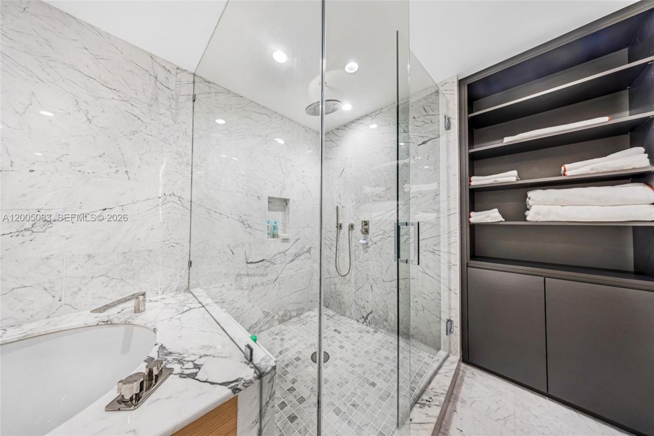 1135 103rd St , Unit 504, Bay Harbor Islands, FL 33154 Photo