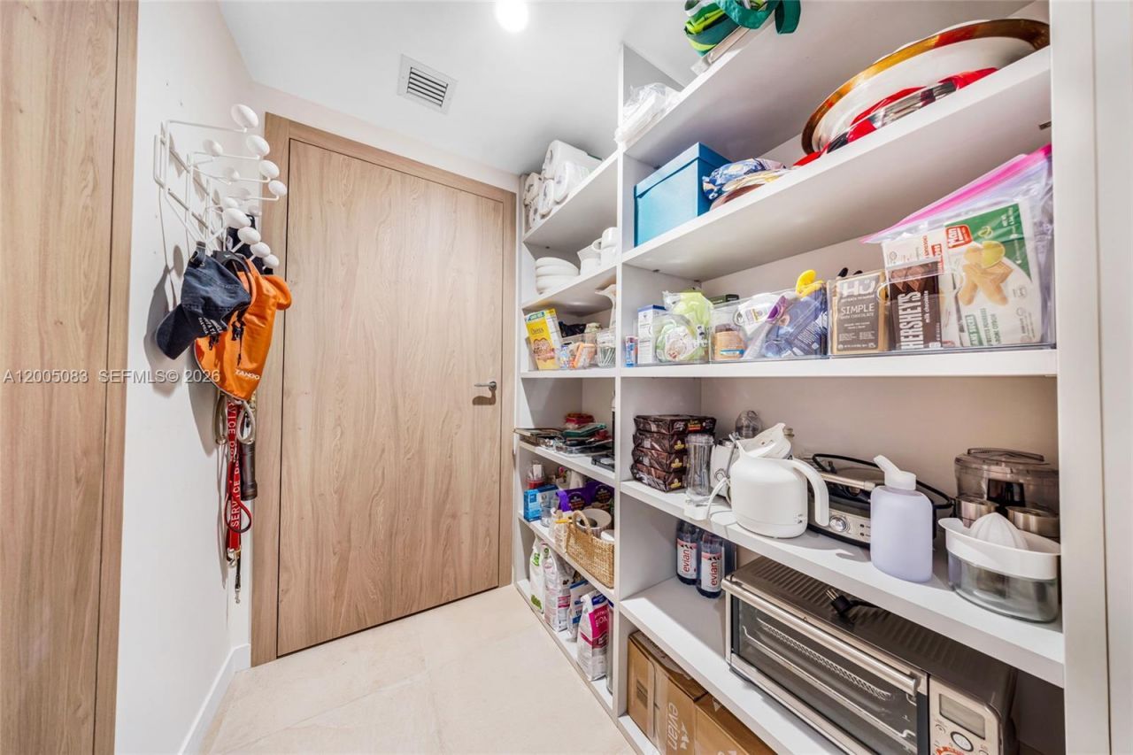 1135 103rd St , Unit 504, Bay Harbor Islands, FL 33154 Photo