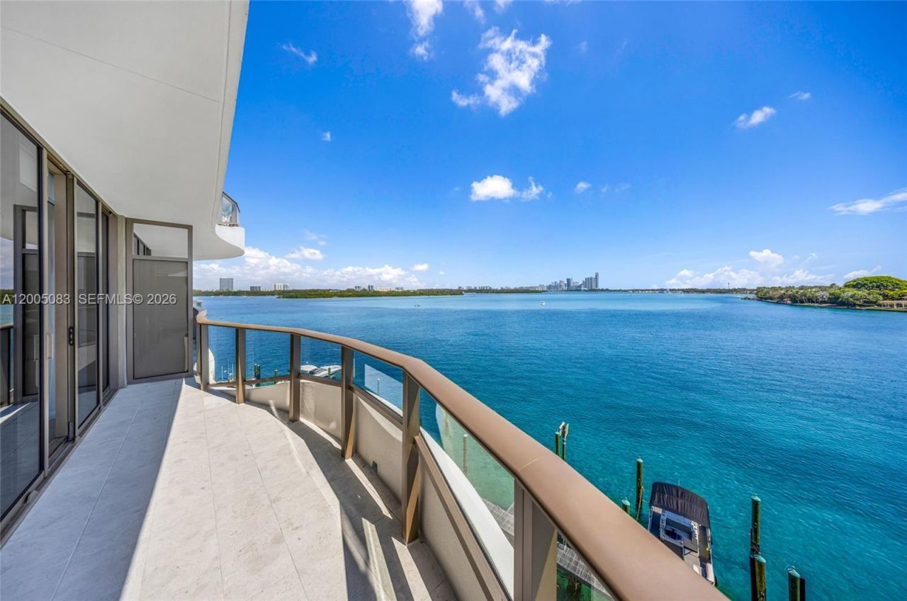 1135 103rd St , Unit 504, Bay Harbor Islands, FL 33154 Photo