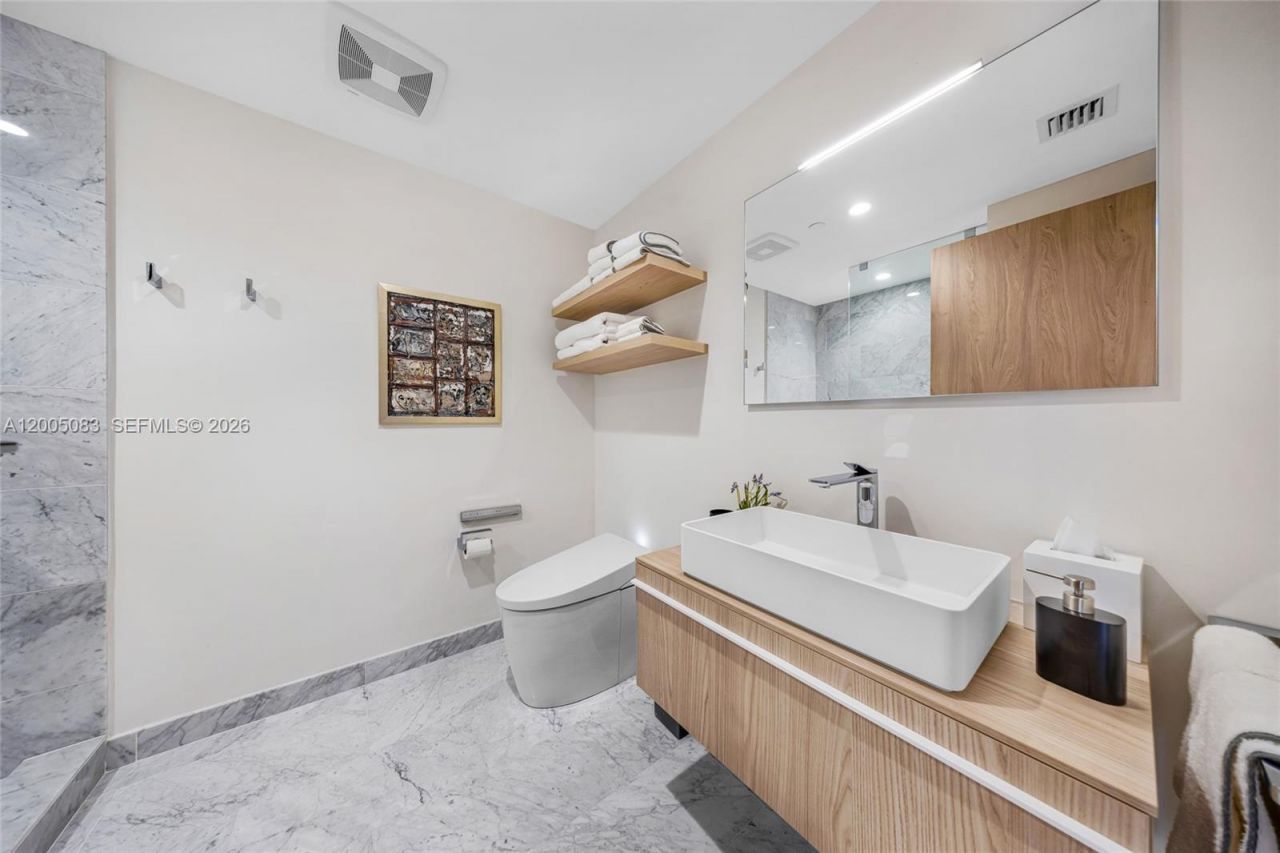 1135 103rd St , Unit 504, Bay Harbor Islands, FL 33154 Photo