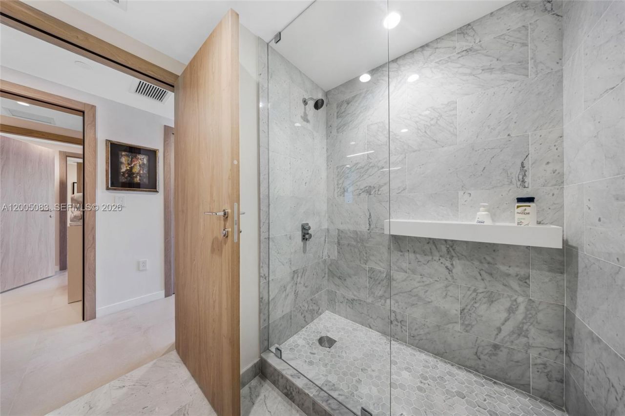 1135 103rd St , Unit 504, Bay Harbor Islands, FL 33154 Photo