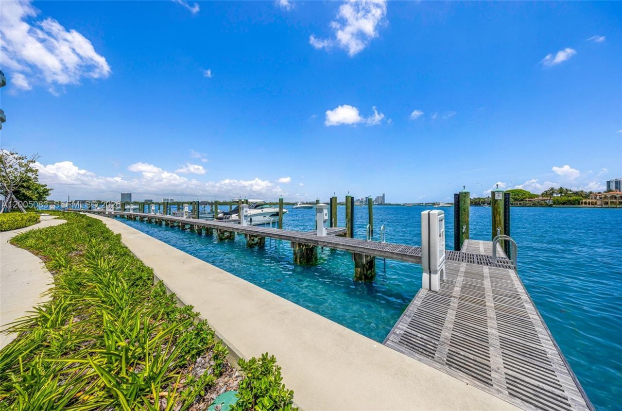 1135 103rd St , Unit 504, Bay Harbor Islands, FL 33154 Photo