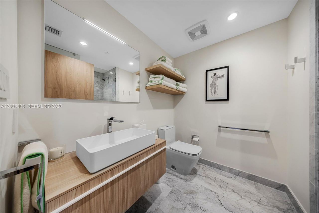 1135 103rd St , Unit 504, Bay Harbor Islands, FL 33154 Photo