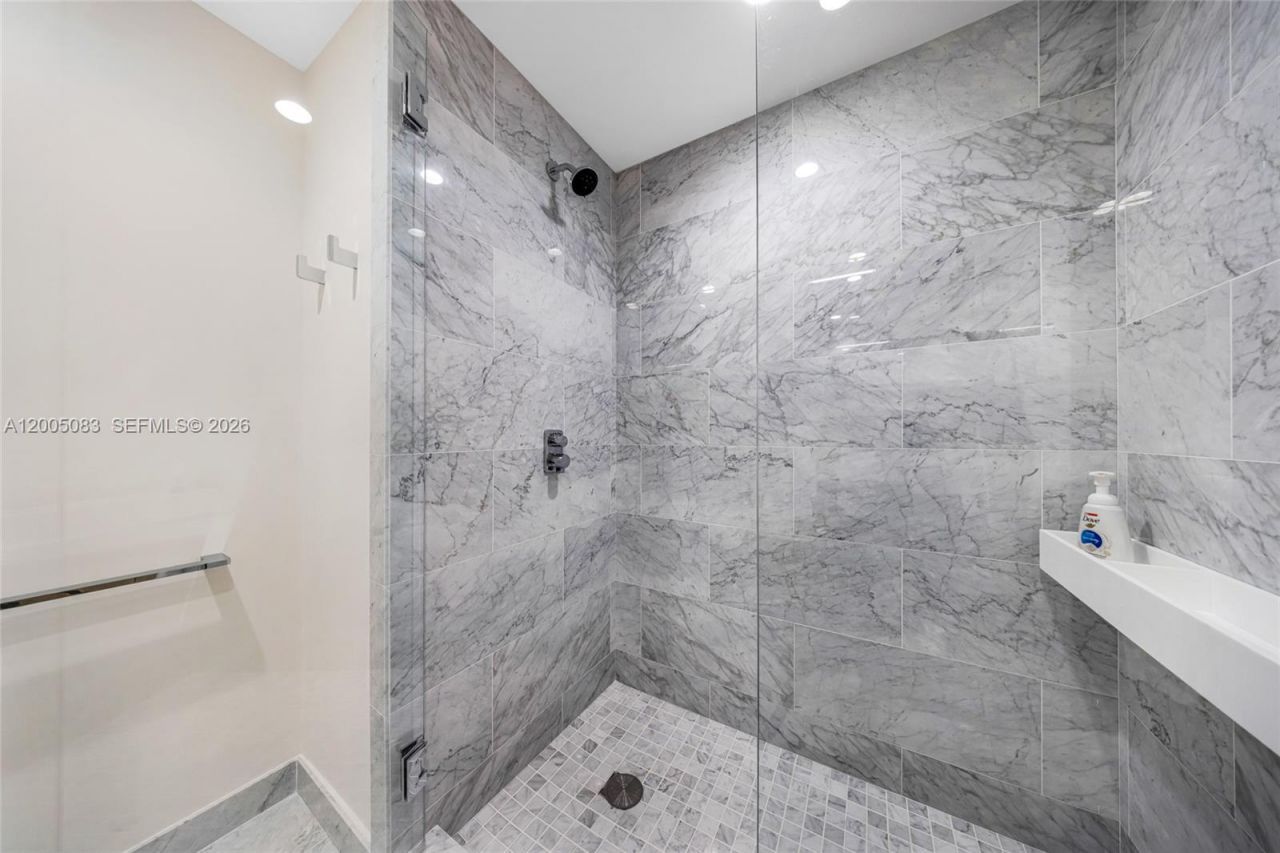 1135 103rd St , Unit 504, Bay Harbor Islands, FL 33154 Photo