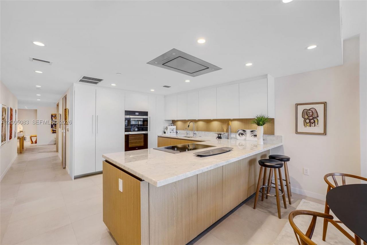 1135 103rd St , Unit 504, Bay Harbor Islands, FL 33154 Photo