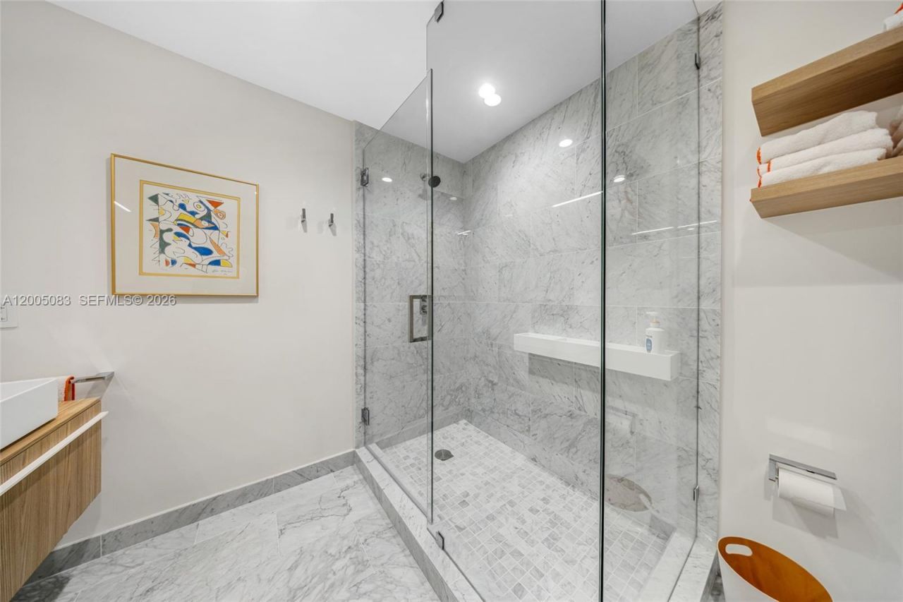 1135 103rd St , Unit 504, Bay Harbor Islands, FL 33154 Photo