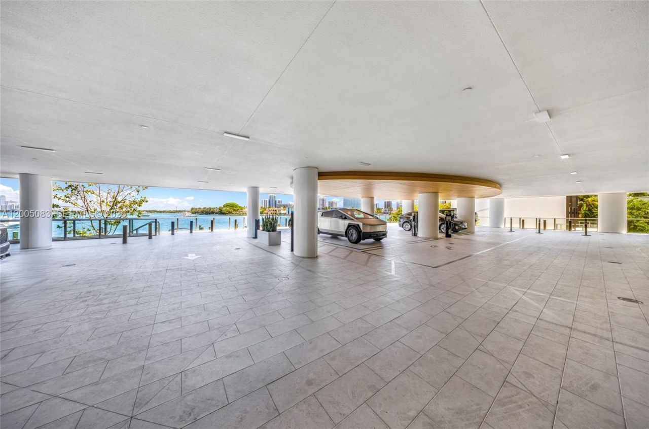 1135 103rd St , Unit 504, Bay Harbor Islands, FL 33154 Photo