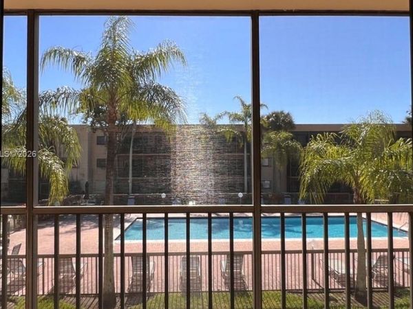 8415 SW 107th Ave, Unit 208W, Miami, FL 33173