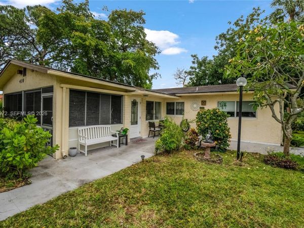 410 SW Natura Ave , Deerfield Beach, FL 33441