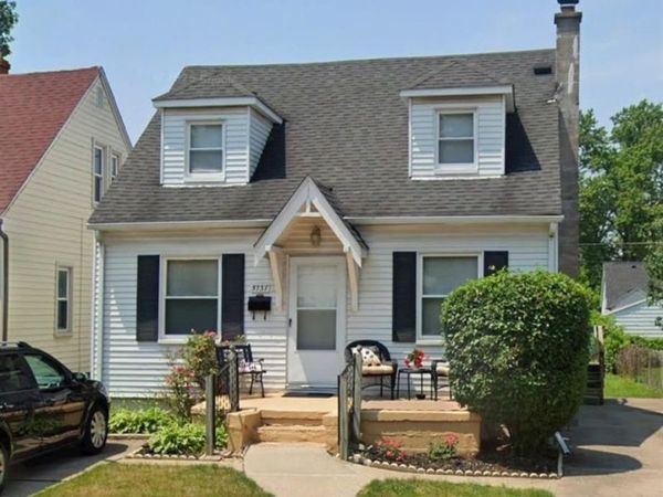 5737 N Vernon Street , Dearborn Heights, MI 48127