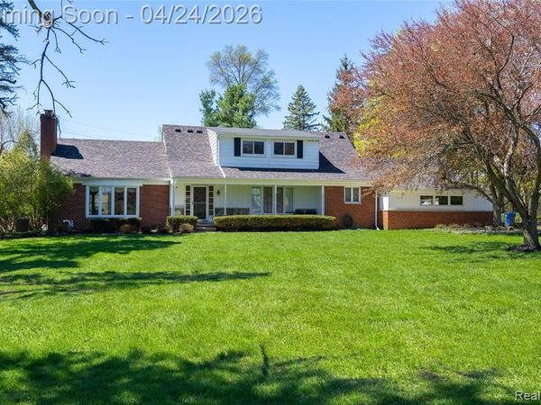24531 Bloomington Drive, Franklin Vlg, MI 48025
