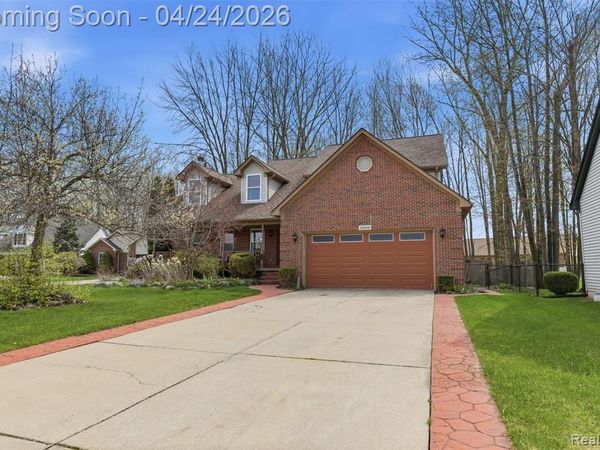 54638 Beacon Cove Circle , New Baltimore, MI 48047