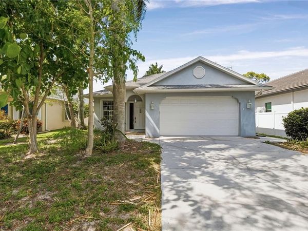 657 109th AVE N, NAPLES, FL 34108