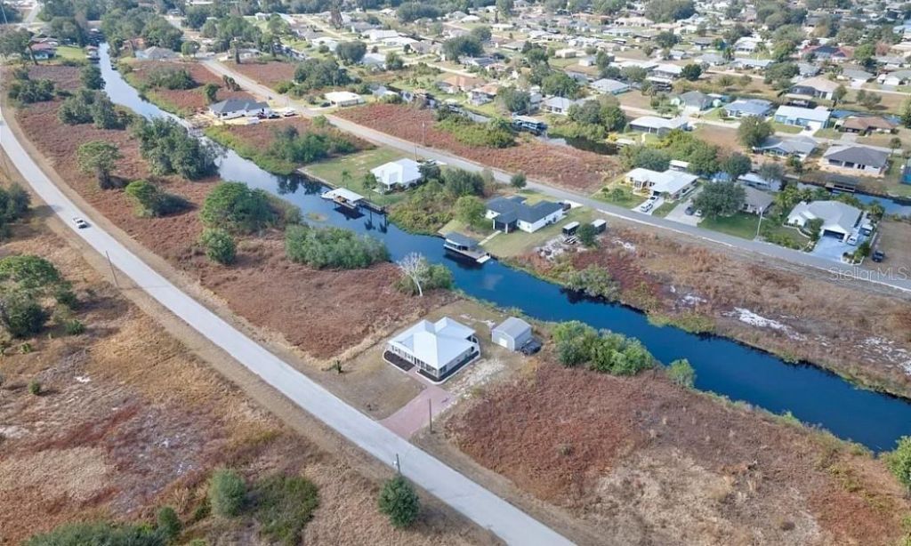 362 Parker Street Ne, Lake Placid, FL 33852 Photo