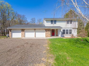 450 Country View Lane, Le Sueur, MN 56058