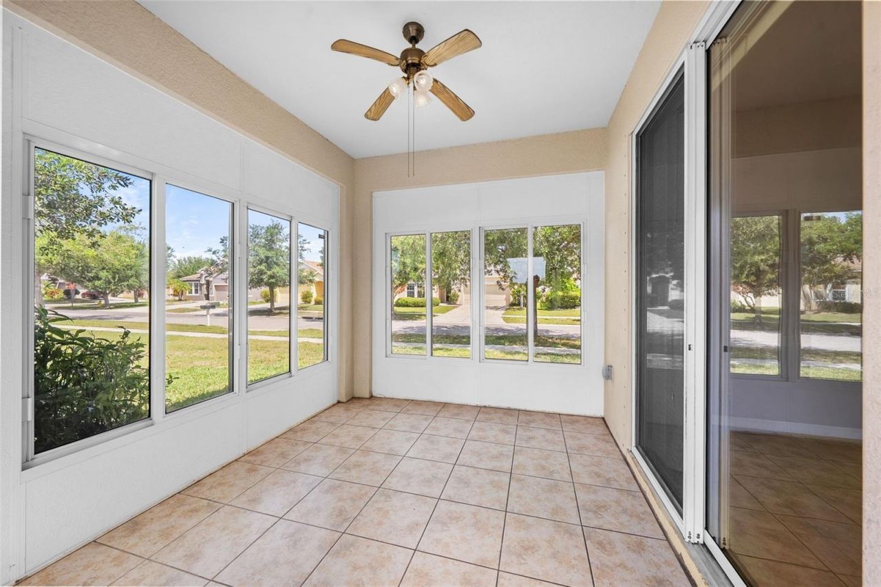 910 Fern Leaf Drive, Ruskin, FL 33570 Photo