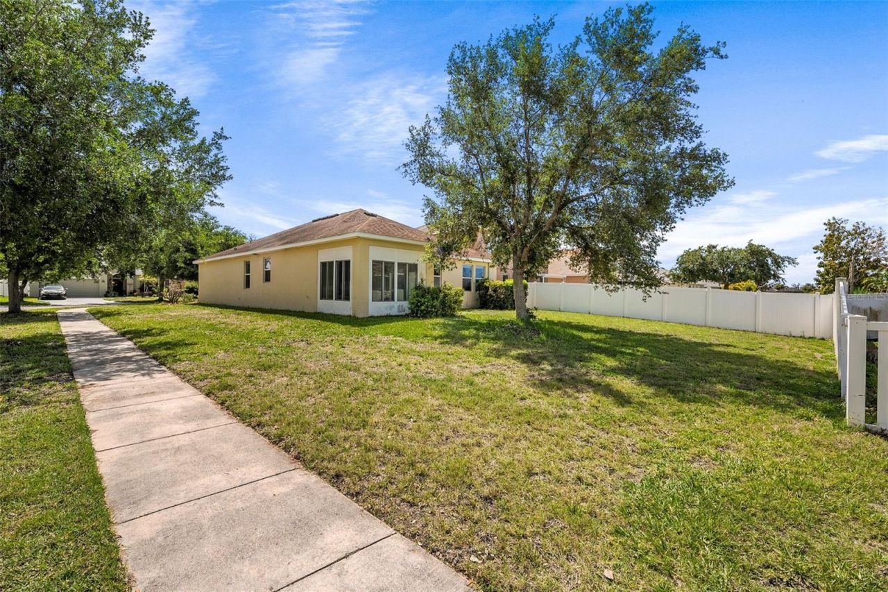 910 Fern Leaf Drive, Ruskin, FL 33570 Photo