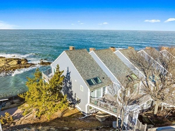 14 Oceanside Dr, Unit 14, Hull, MA 02045