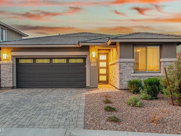 13206 W RED RANGE Way, Peoria, AZ 85383