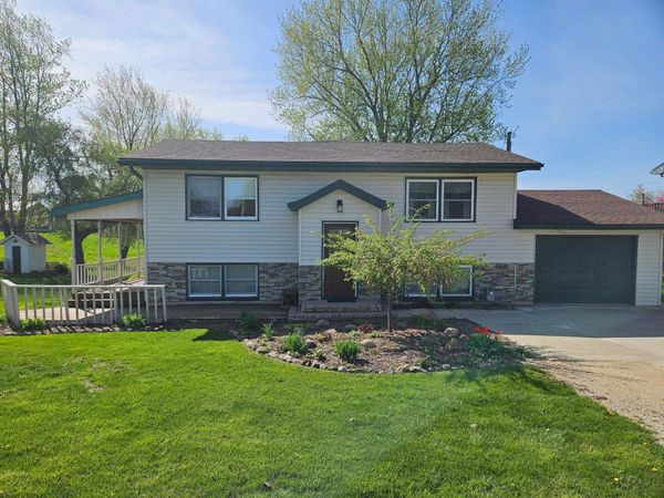 408 E Centre Street, Garnavillo, IA 52049