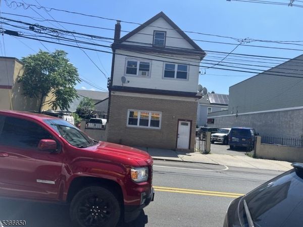 558 S Broad St, Elizabeth, NJ 07202