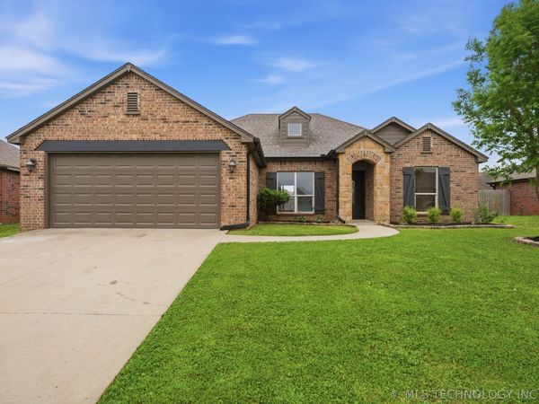 12426 E 129th Street N, Collinsville, OK 74021