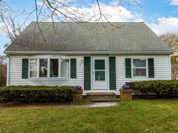 2 Montauk Street , Teaticket, MA 02536