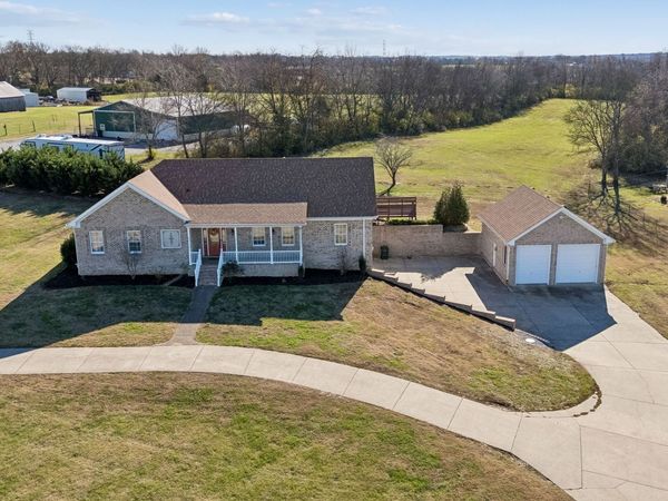 517 Nichols Ln , Gallatin, TN 37066