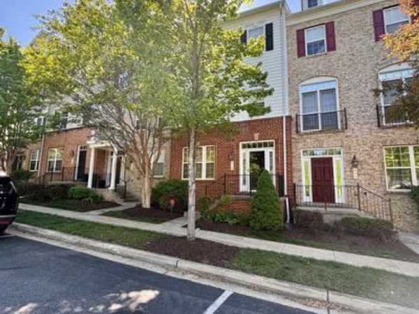 616 TOUCHDOWN DRIVE, LANDOVER, MD 20785