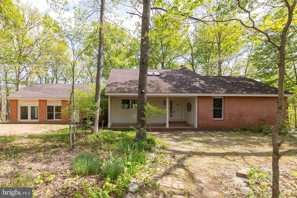 221 SETTLERS LANE, STEPHENSON, VA 22656