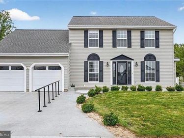 4894 CONCORD DRIVE, EASTON, PA 18045