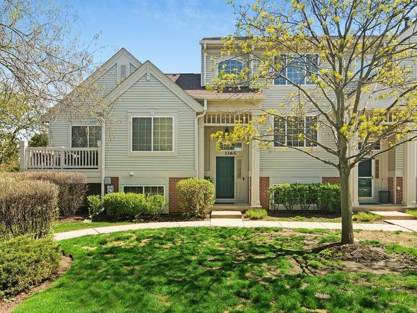 1365 New Haven Drive , Cary, IL 60013