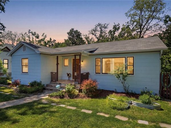 115 Wall Street , Eureka Springs, AR 72632