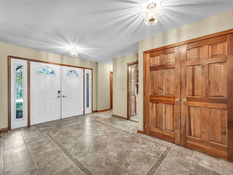 8750 Evergreen Drive , Mentor, OH 44060 Photo 9