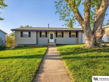 108 Hillside Drive , Bellevue, NE 68005