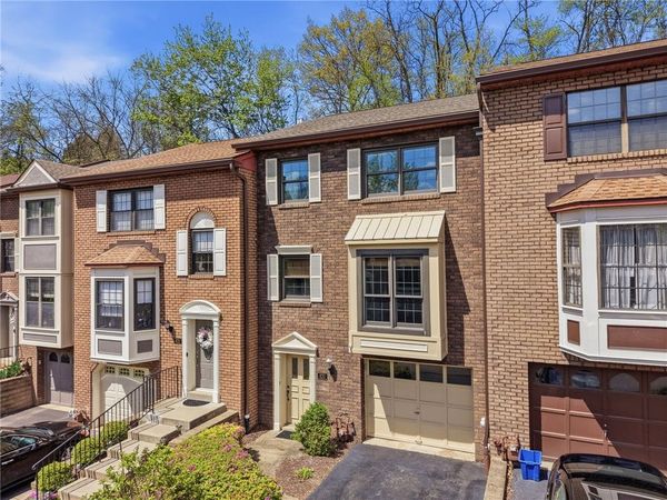 670 Woodcrest Dr, Pittsburgh, PA 15205