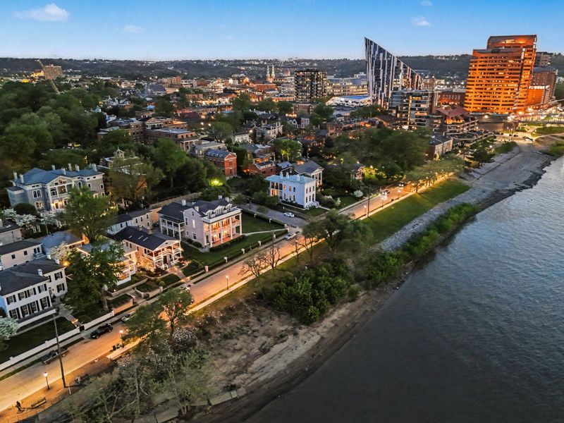 403 Riverside Drive, Covington, KY 41011 Photo 2