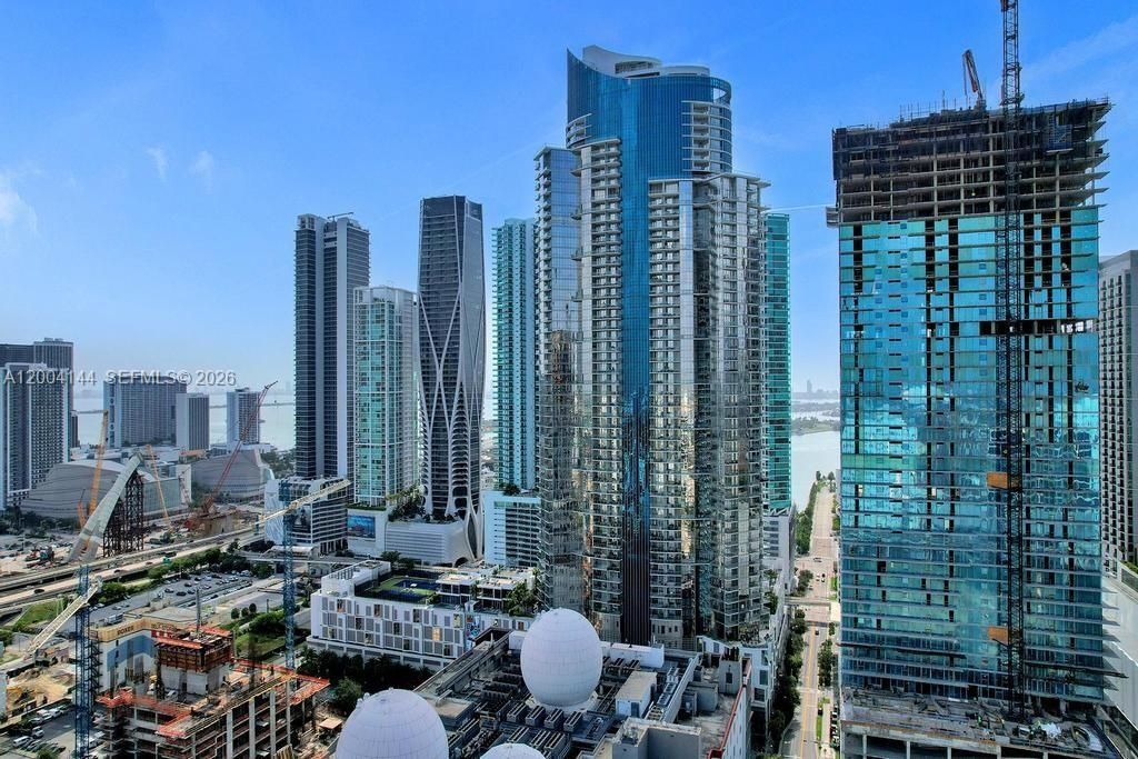 851 NE 1st Ave , Unit 4405, Miami, FL 33132 Photo