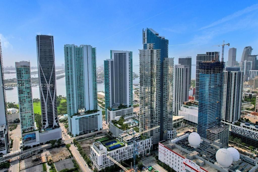 851 NE 1st Ave , Unit 4405, Miami, FL 33132 Photo
