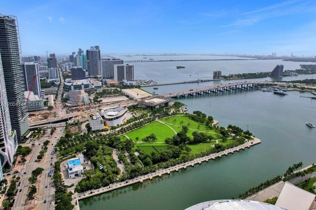 851 NE 1st Ave , Unit 4405, Miami, FL 33132 Photo